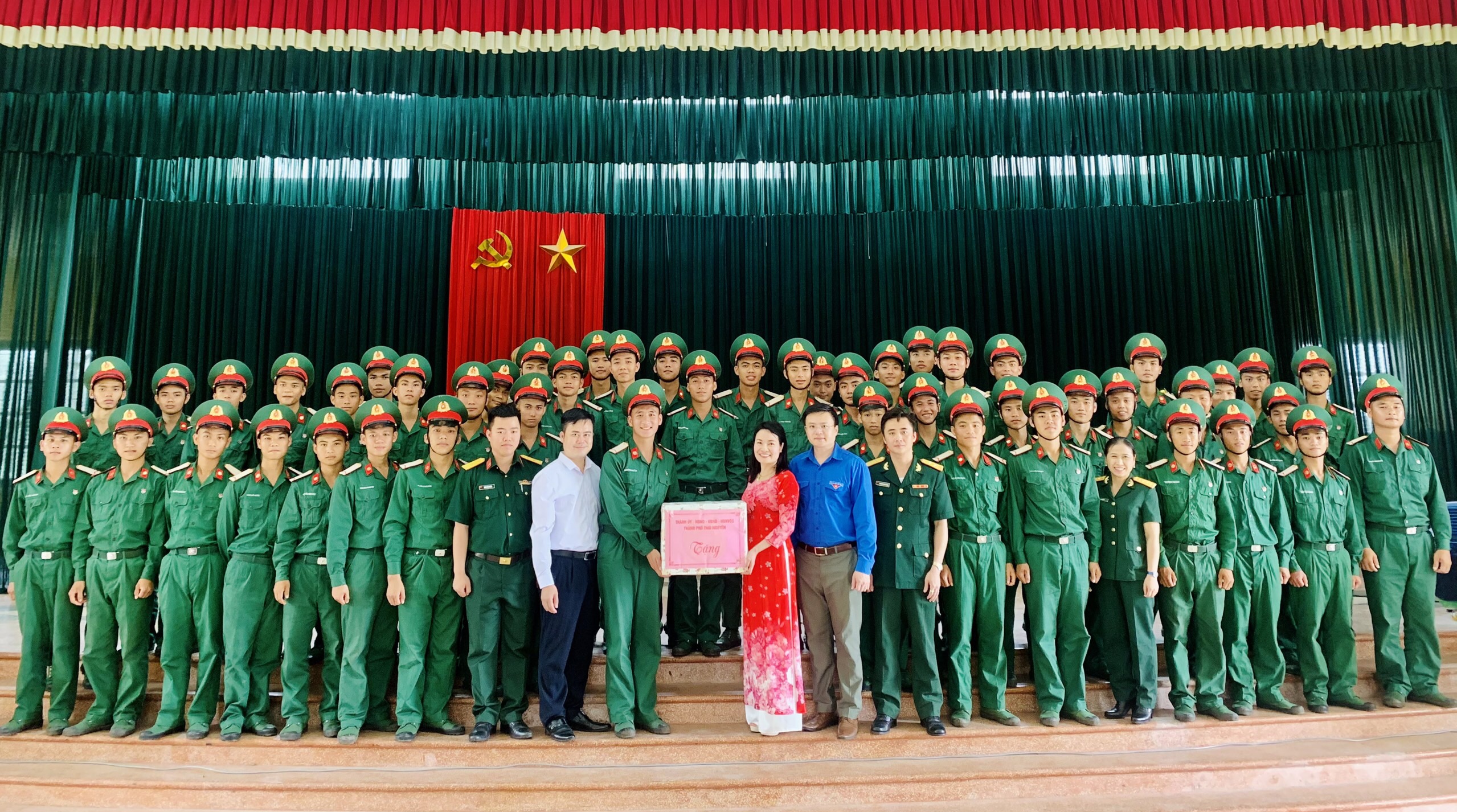 Lãnh đạo thành phố Thái Nguyên dự Lễ tuyên thệ chiến sỹ mới năm 2022